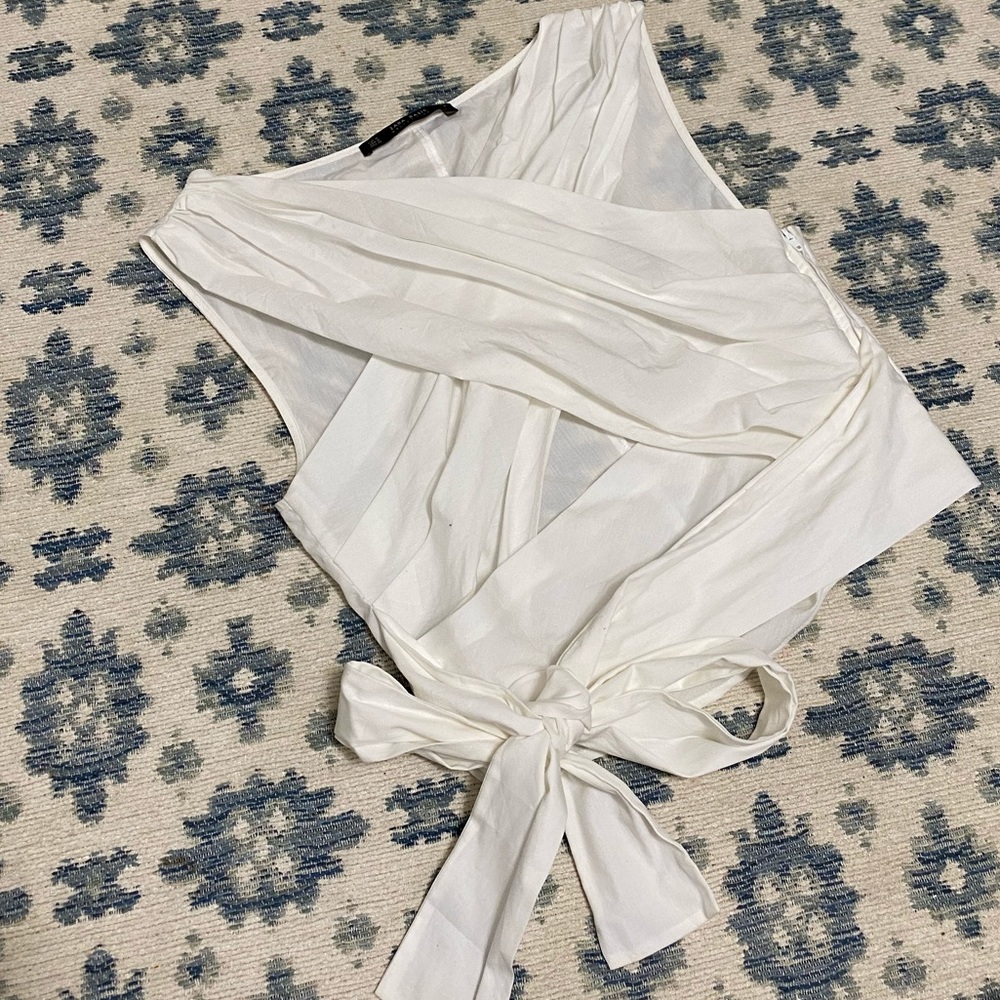 White criss-cross top with bow